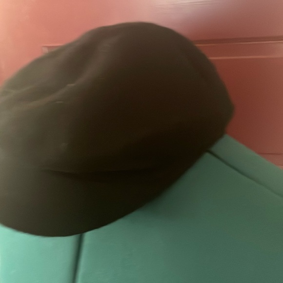 Black cap - Picture 1 of 4